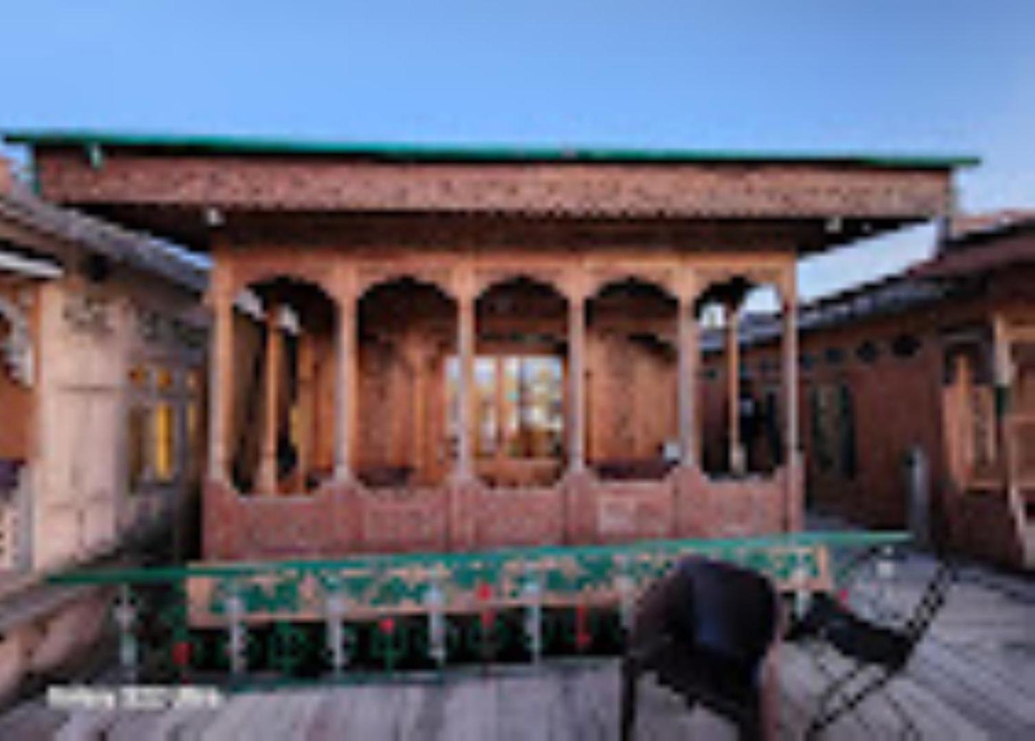 Young Bombay Premium Heritage Houseboat Srīnagar المظهر الخارجي الصورة