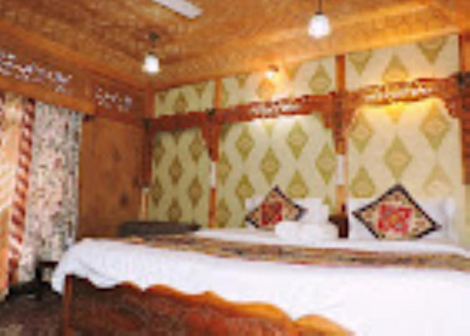 Young Bombay Premium Heritage Houseboat Srīnagar المظهر الخارجي الصورة