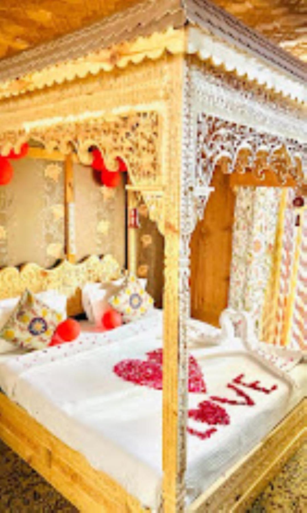 Young Bombay Premium Heritage Houseboat Srīnagar المظهر الخارجي الصورة